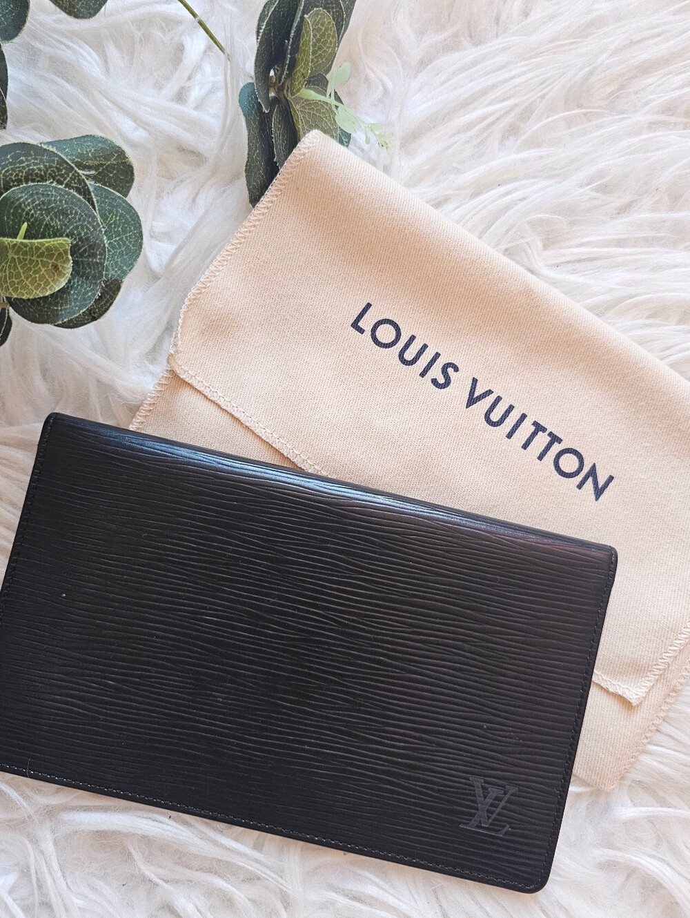 Louis Vuitton Long Bifold/Checkbook Wallet: Vintage